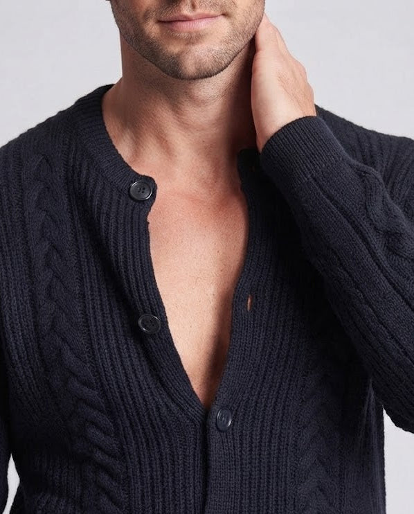 Herren Grobgestrickter Zopfmuster-Cardigan mit Knopfleiste, Rundhals und Eingrifftaschen Nord Taschen