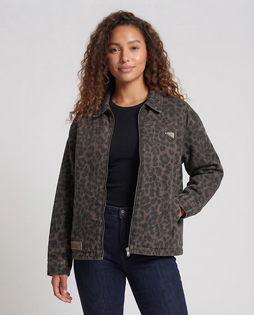 Damen Oversized Jeansjacke im Leoprint mit durchgehendem Reißverschluss und Hemdkragen Nord Taschen