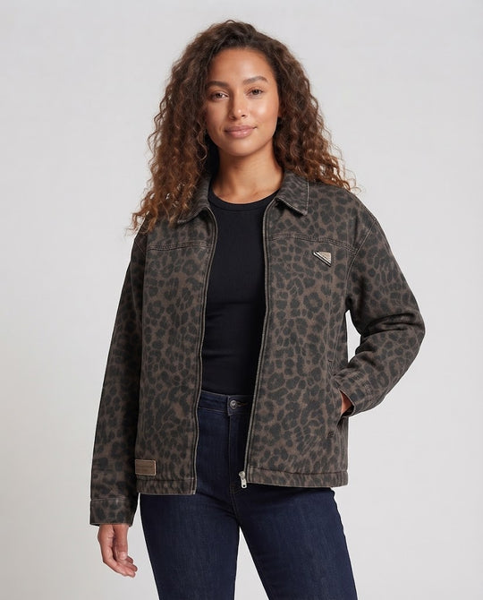 Damen Oversized Jeansjacke im Leoprint mit durchgehendem Reißverschluss und Hemdkragen Nord Taschen