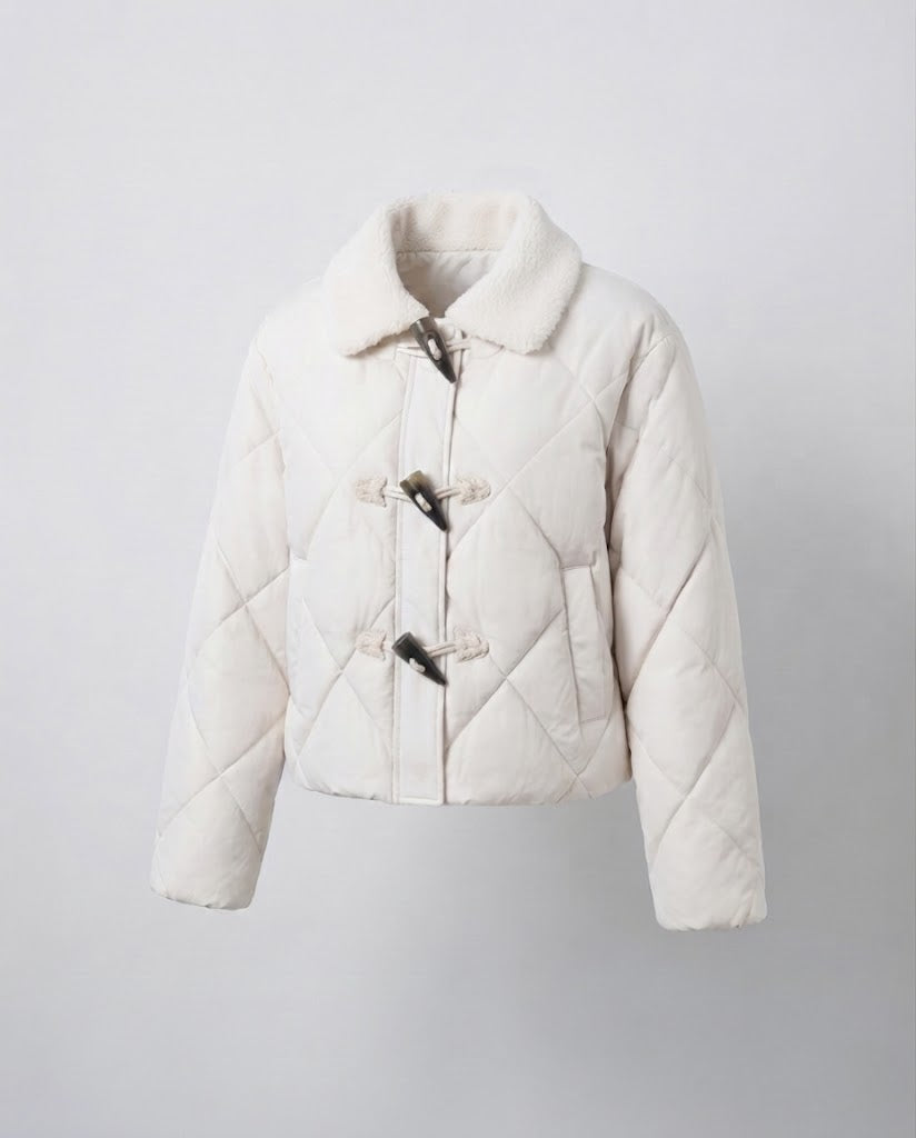 Damen kurze gesteppte Pufferjacke mit Teddykragen, Toggle und Zwei-Wege-Reißverschluss