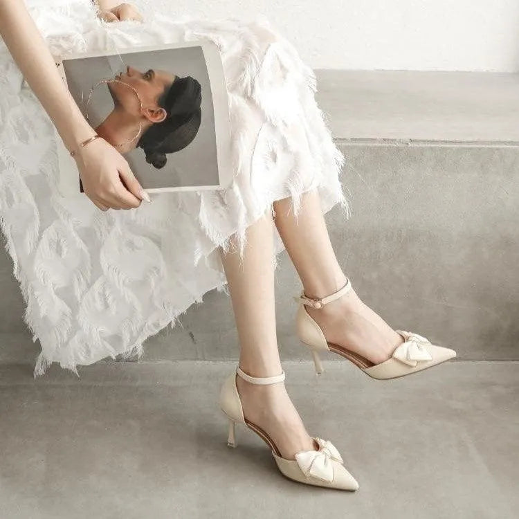 Pumps für Damen mit Schleife und Spitzenabsatz