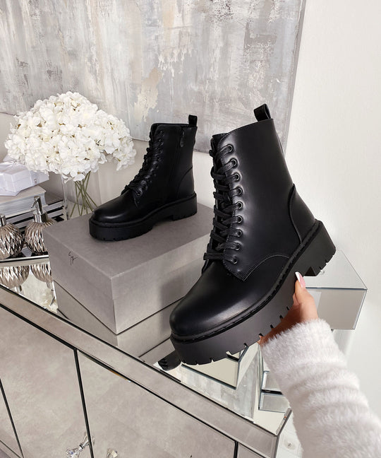 Stiefel Serena Schwarz