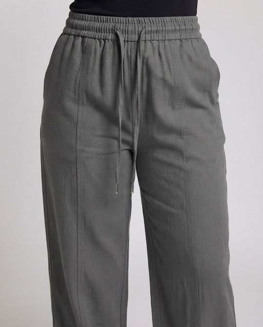 Damen Bequeme und weit geschnittene Chino-Hose Nord Taschen