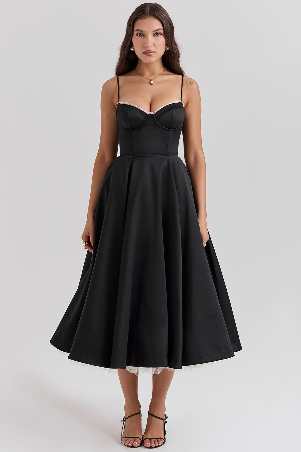 Luxuriös Ausgestellte Kleid mit Spaghettiträgern für Frauen Hochzeit, Braut und Fest Kasana