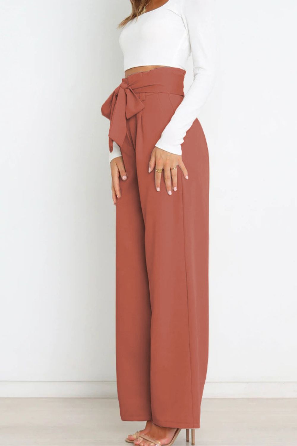 Hohe Taille Paperbag Hose mit Schleifendetail