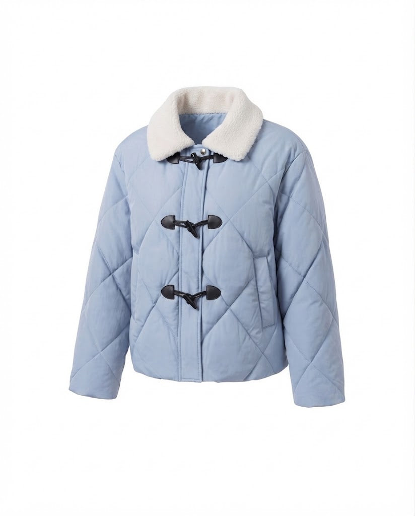 Damen kurze gesteppte Pufferjacke mit Teddykragen, Toggle und Zwei-Wege-Reißverschluss
