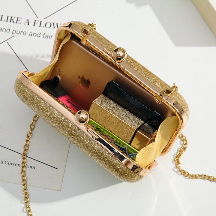 Damen Clutch mit glamourösem Design Nord Taschen