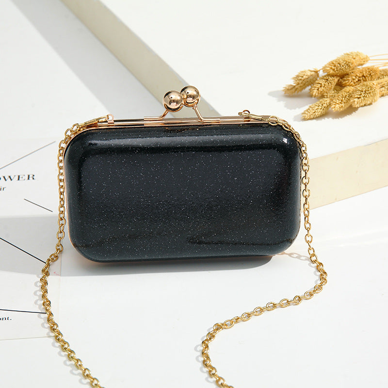 Damen Clutch mit glamourösem Design Nord Taschen