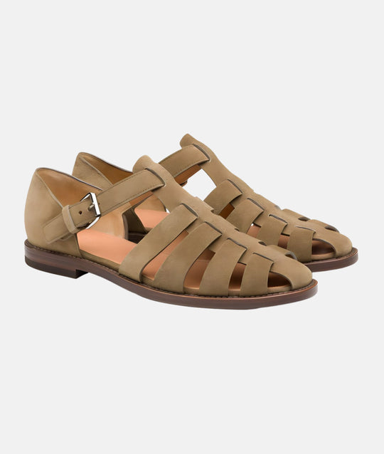 Modische Sandalen mit Riemen und einem eleganten Schnitt
