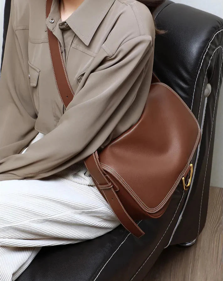 Nord Taschen | Tasche für Damen - Elegante Umhängetasche mit Goldakzent und viel Stauraum