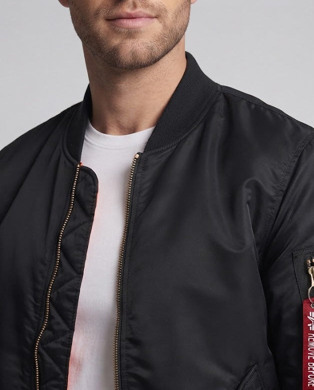 Herren leichter Nylon-Bomberjacke mit gesteppter Thermofütterung und Ärmeltasche Nord Taschen