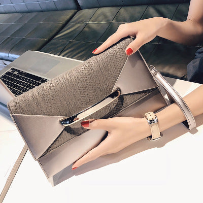 Damen Clutch in modernem Design mit eleganten Akzenten Nord Taschen