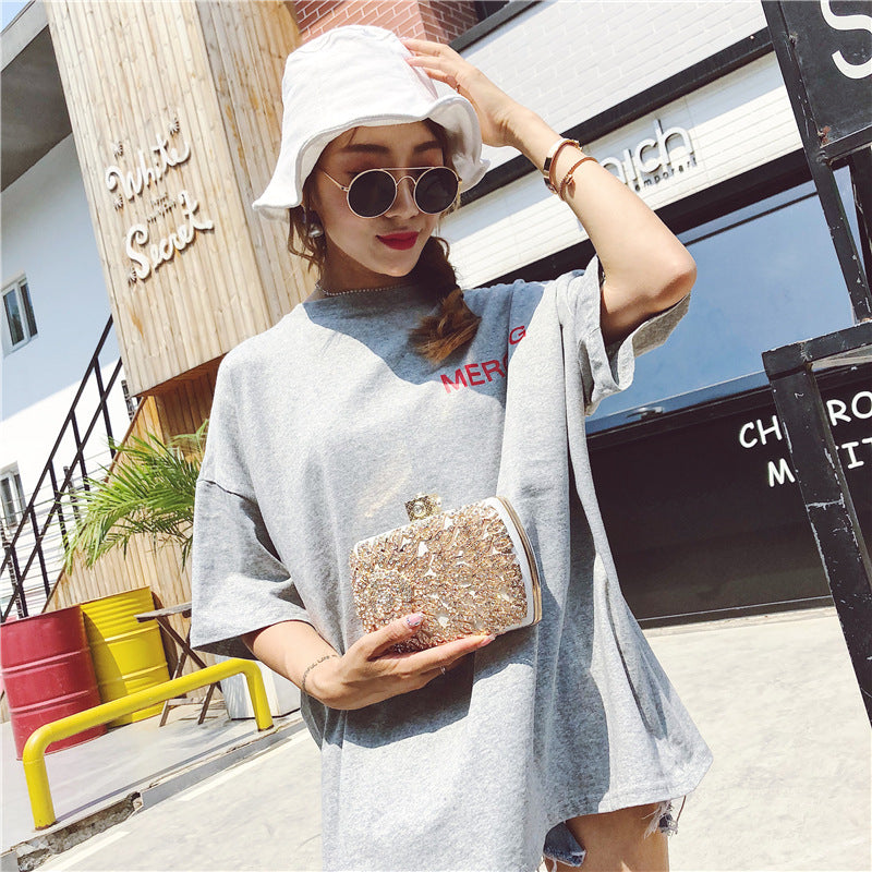 Damen Clutch mit glamourösem Design und funkelnden Applikationen Nord Taschen