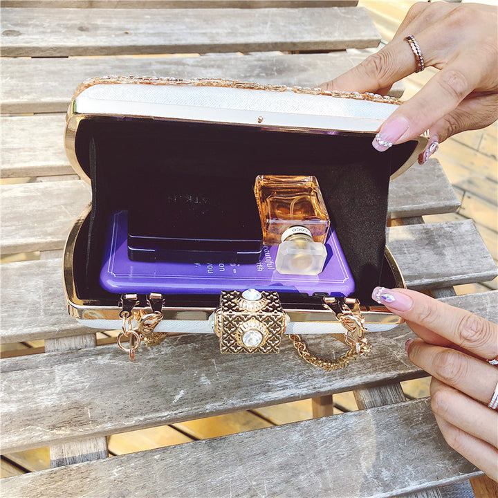 Damen Clutch mit glamourösem Design und funkelnden Applikationen Nord Taschen