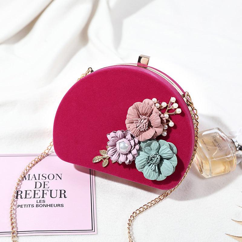 Damen Clutch-Tasche mit floralen Akzenten Nord Taschen