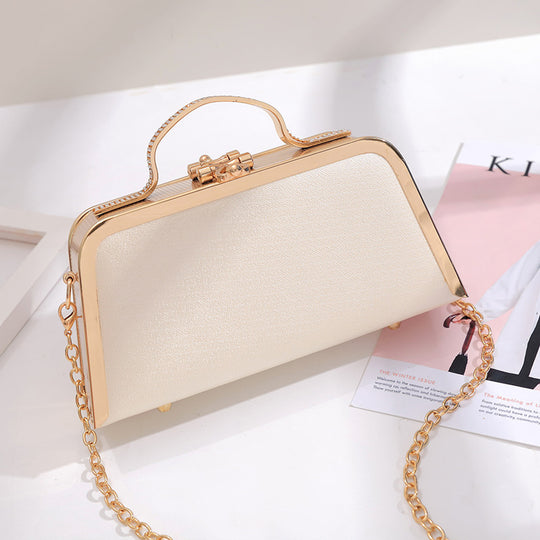 Damen Clutch-Tasche im floralen Design mit glänzenden Akzenten Nord Taschen