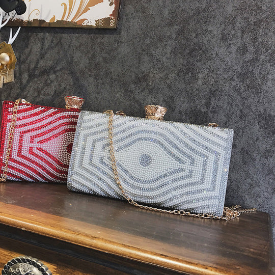 Damen elegante Clutch mit glamourösen Pailletten und goldener Kette Nord Taschen