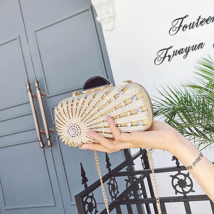 Damen Glamouröse Clutch-Tasche mit funkelnden Strassdetails Nord Taschen
