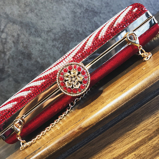 Damen elegante Clutch mit glamourösen Pailletten und goldener Kette Nord Taschen