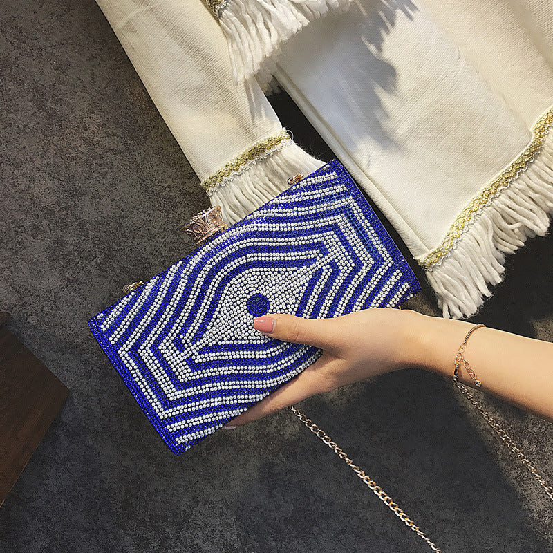 Damen elegante Clutch mit glamourösen Pailletten und goldener Kette Nord Taschen