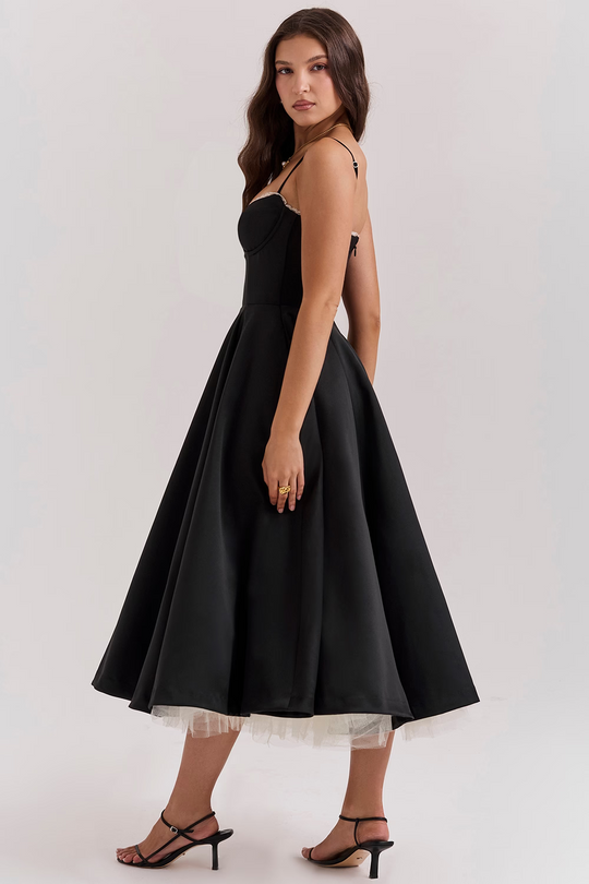 Luxuriös Ausgestellte Kleid mit Spaghettiträgern für Frauen Hochzeit, Braut und Fest Kasana