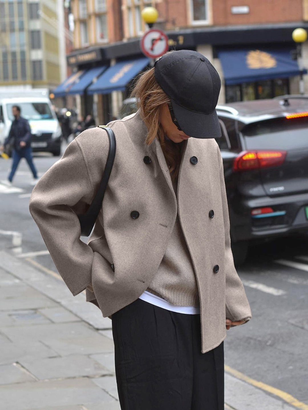 Nord Taschen | Damenjacke – Kurze Wolljacke in Beige mit Stehkragen & Knopfverschluss