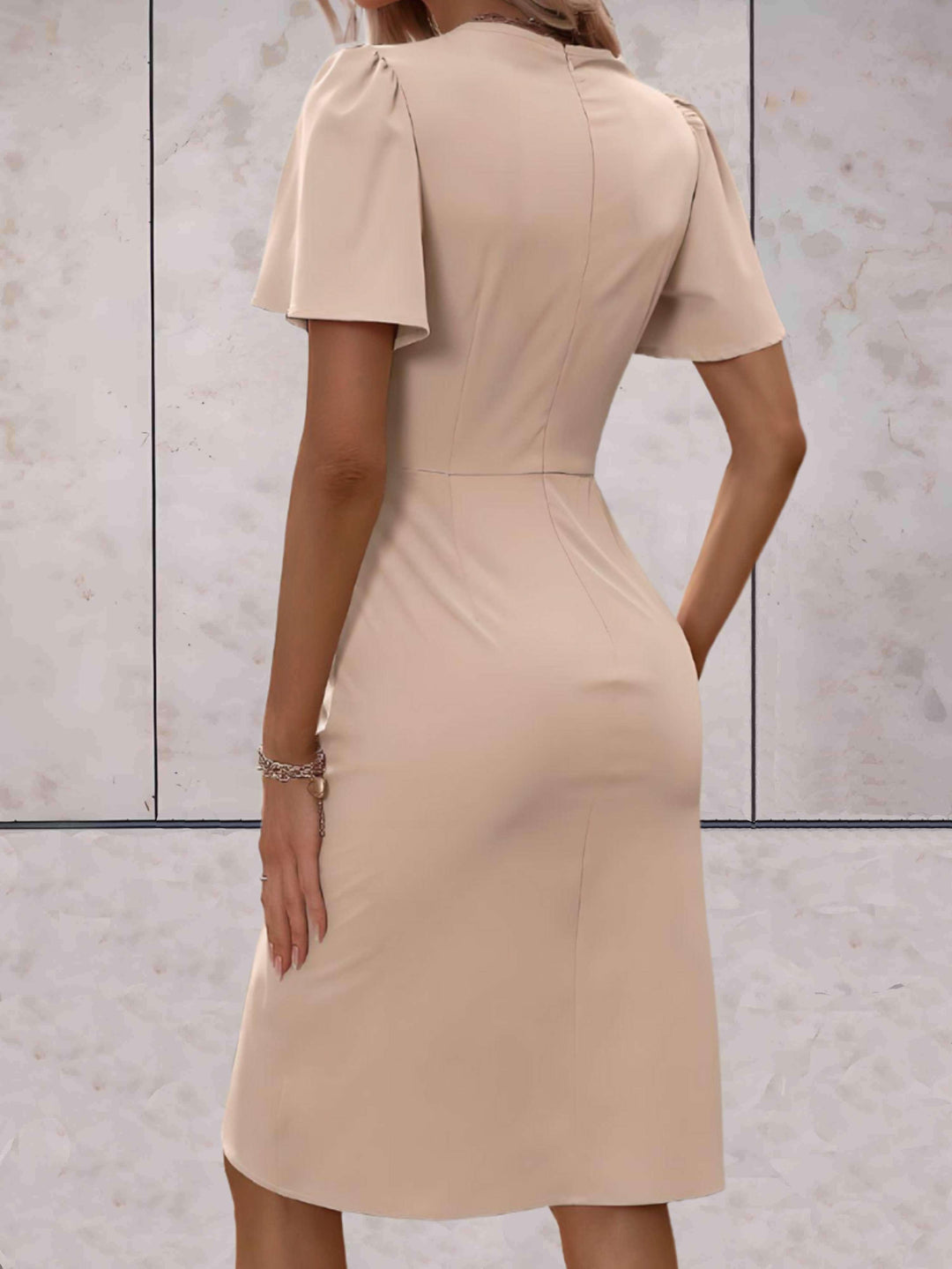 Klassisches Wickelkleid Mit Eleganter V-Ausschnitt