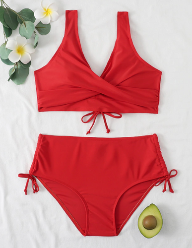 Bescheidener Bikini mit Hoher Taille