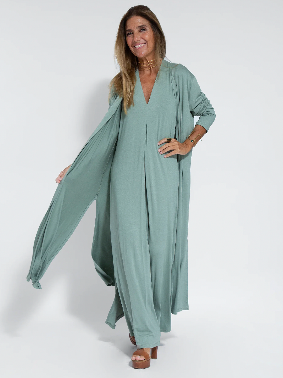 Set mit Langem, Schlank Machendem Kleid und Weste