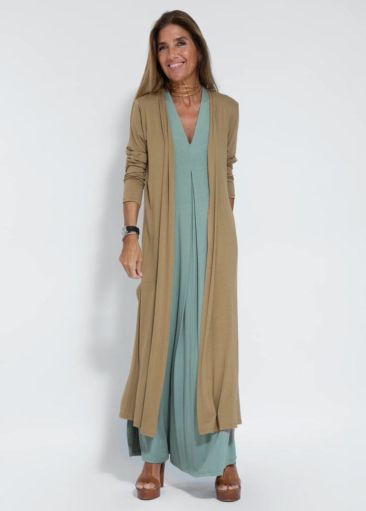 Set mit Langem, Schlank Machendem Kleid und Weste