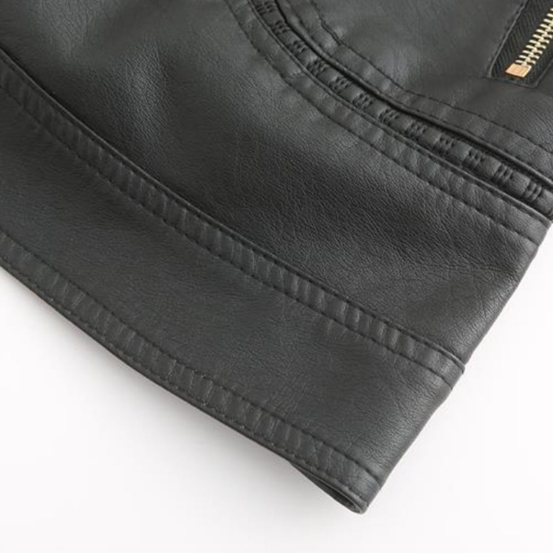 Elegante Lederjacke Mit Modernem Schnitt