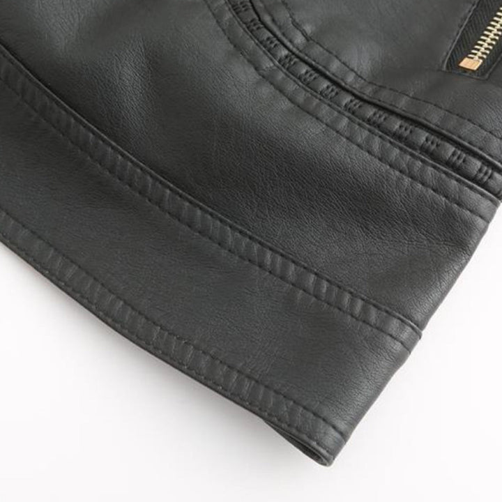 Elegante Lederjacke Mit Modernem Schnitt