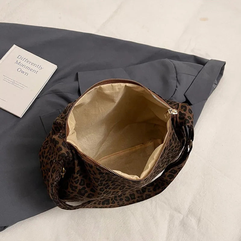 Nord Taschen | Damen Schultertasche mit Leopardenmuster