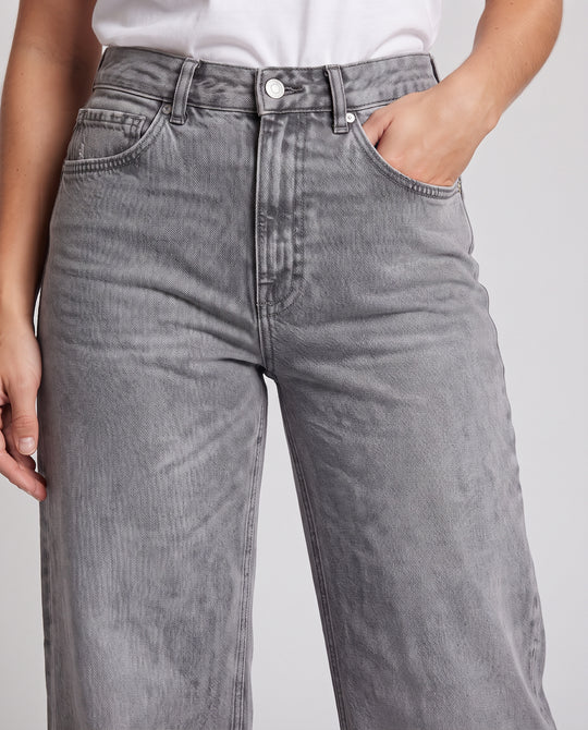 Damen High-Waist weite Denim-Jeans mit geradem Bein und Vintage-Waschung Nord Taschen