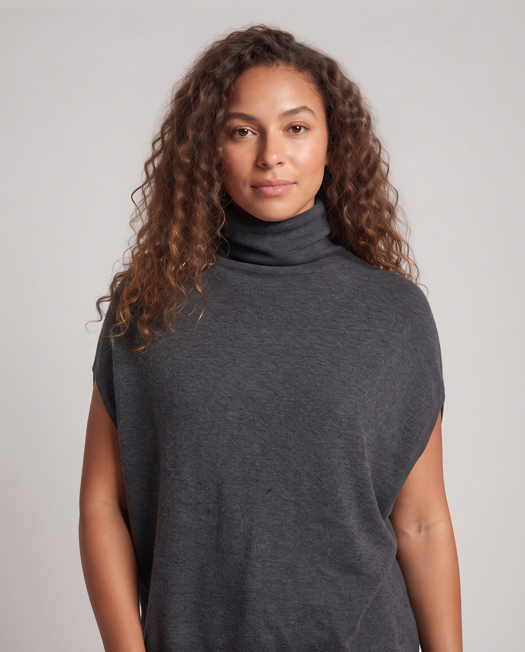 Damen Leichter Layering-Pullover mit Rollkragen und eingesetzten Armöffnungen Nord Taschen