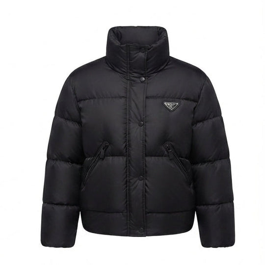 Damen kurze gesteppte Reisejacke mit hoch schließendem Stehkragen, tailliertem Rippbündchen und Reißverschluss-Taschen