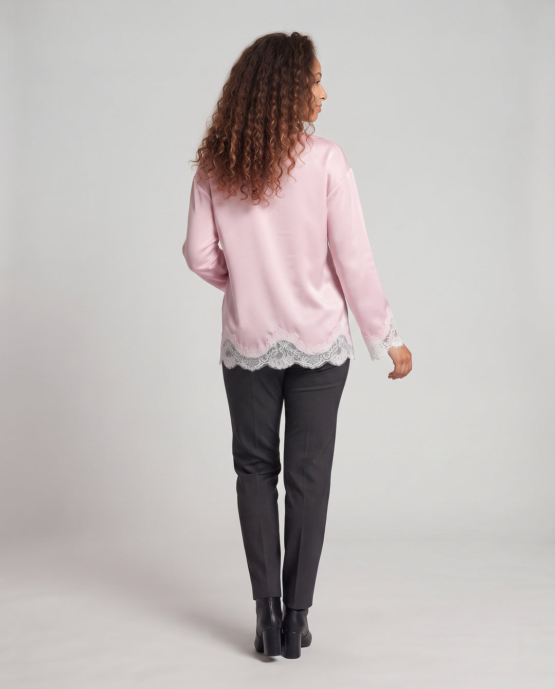 Damen Langarm-Bluse mit Rundhals und feiner Spitzenborte Nord Taschen