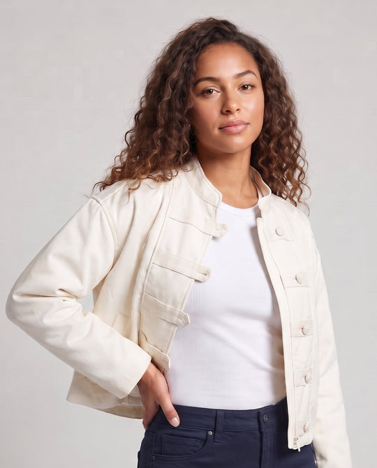 Damen Kurze Boxy-Jacke mit Stehkragen, dekorativen Knotenverschlüssen und überschnittener Schulter Nord Taschen