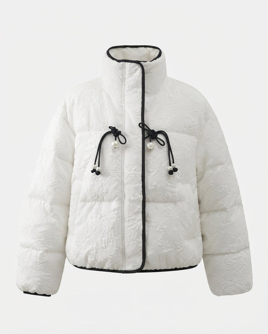 Damen kurze gesteppte Pufferjacke mit hohem Stehkragen, strukturierter Optik und dekorativen Kordeln