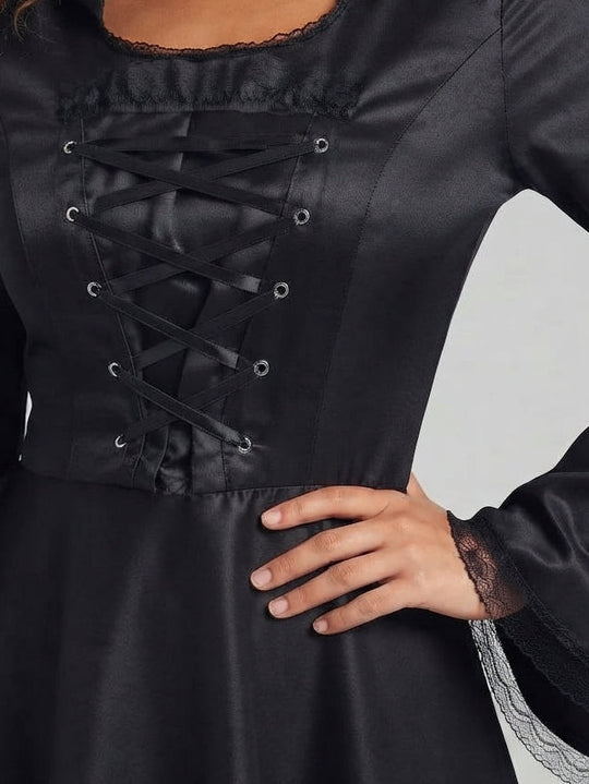 Damen Kapuzenkleid mit schwingendem Rock und Spitzenverzierungen Nord Taschen