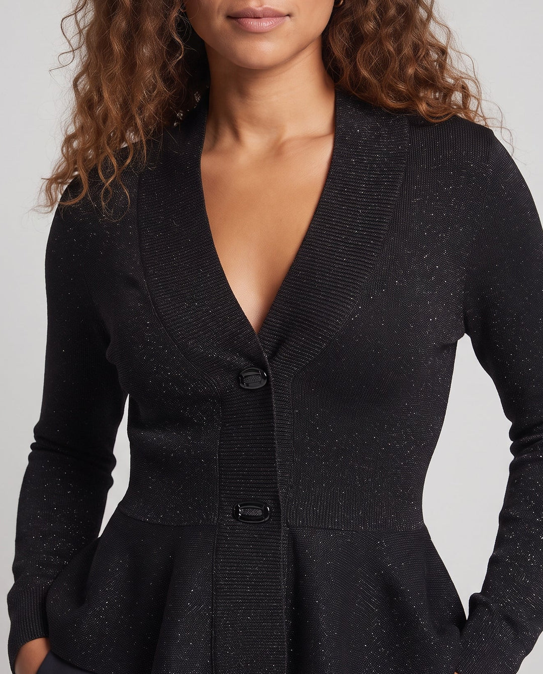 Damen Feiner Schalkragen-Cardigan mit taillierter Peplum-Silhouette und dezentem Glanz Nord Taschen