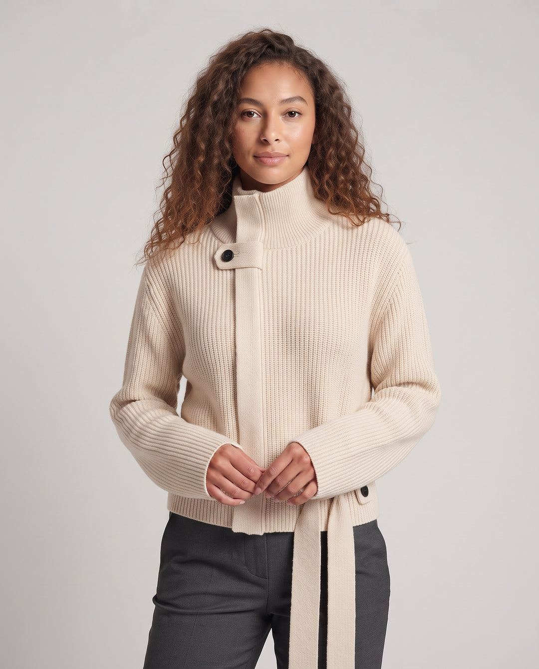 Damen Kurz geschnittener Taillierter Rippstrick-Cardigan mit Stehkragen und Bindegürtel Nord Taschen