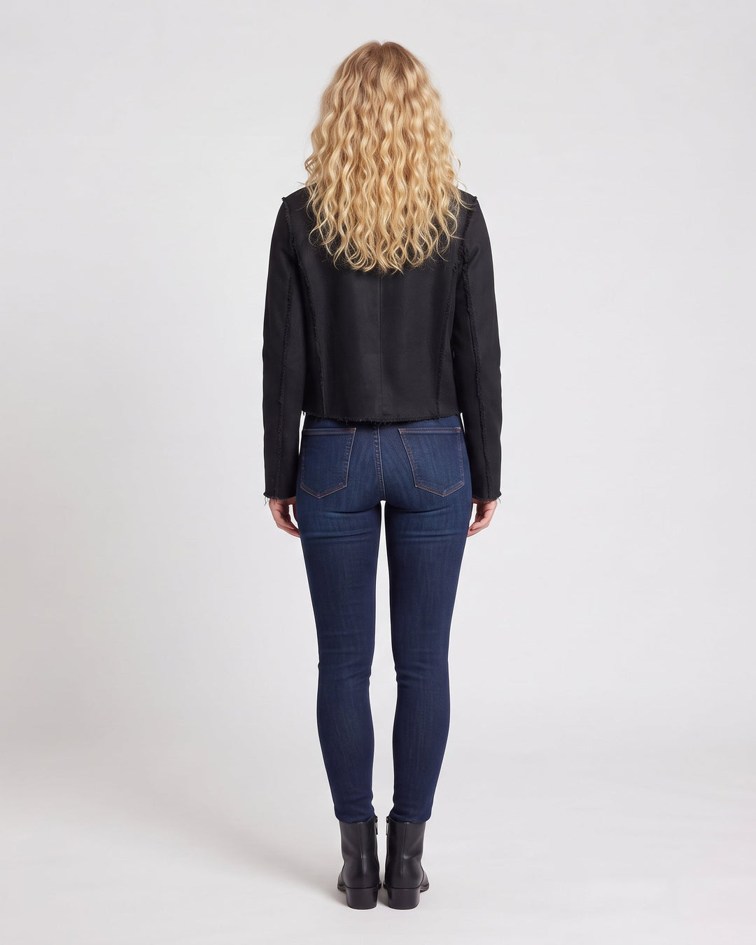 Damen Kurzjacke im militärisch inspirierten Stil mit Zierkordeln und ausgefransten Säumen Nord Taschen