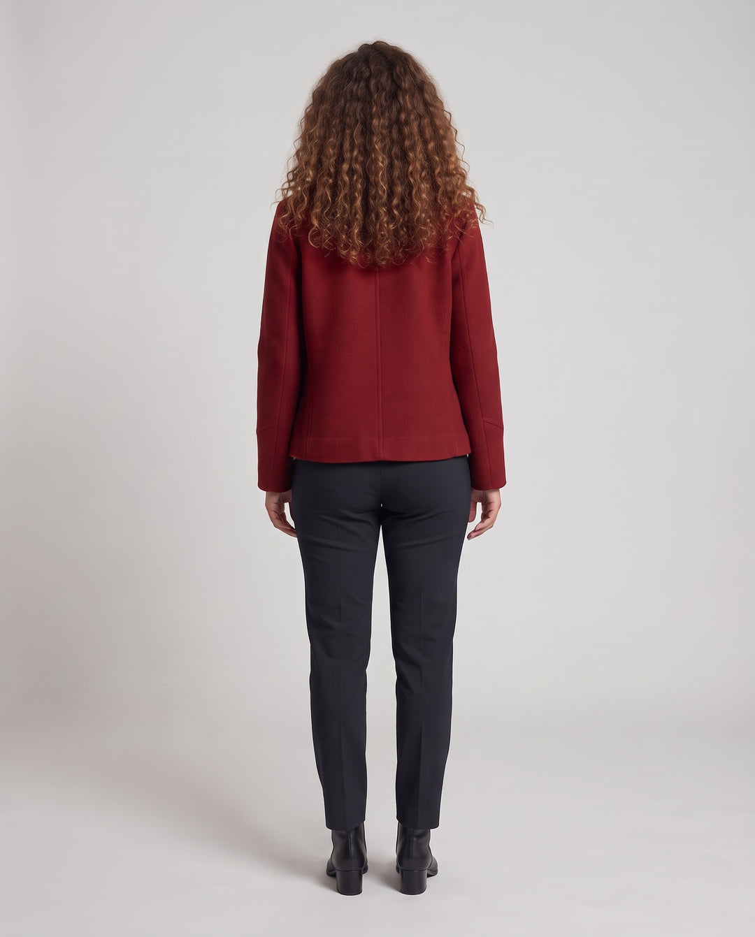Damen Kurzmantel im Boxy‑Schnitt aus Wollmix mit dezenter Brustabnäherung und Klappentaschen Nord Taschen