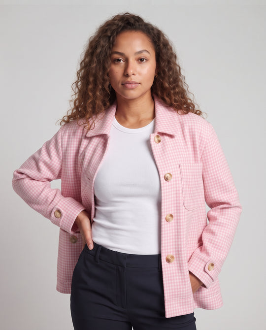 Damen Boxy-Übergangsjacke mit Hahnentritt‑Muster, aufgesetzten Taschen und Holzknöpfen Nord Taschen
