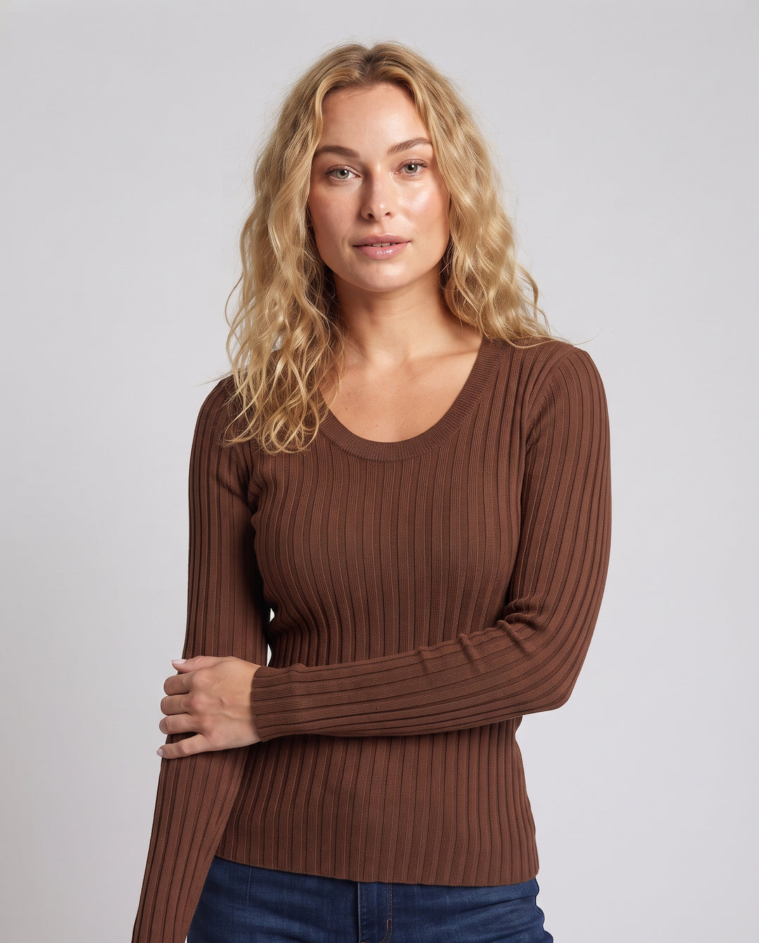 Damen Feinstrickpullover mit Rippenstruktur und V-Ausschnitt Nord Taschen
