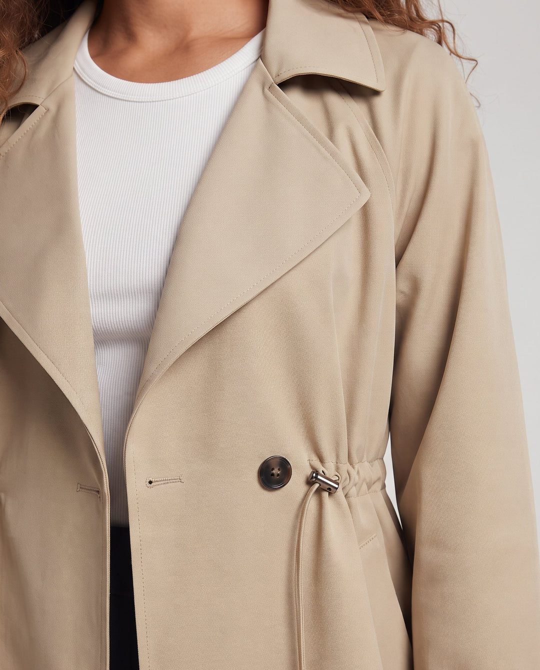 Damen Kurztrenchcoat mit Kordelzug-Taille und Oversize-Ärmeln Nord Taschen