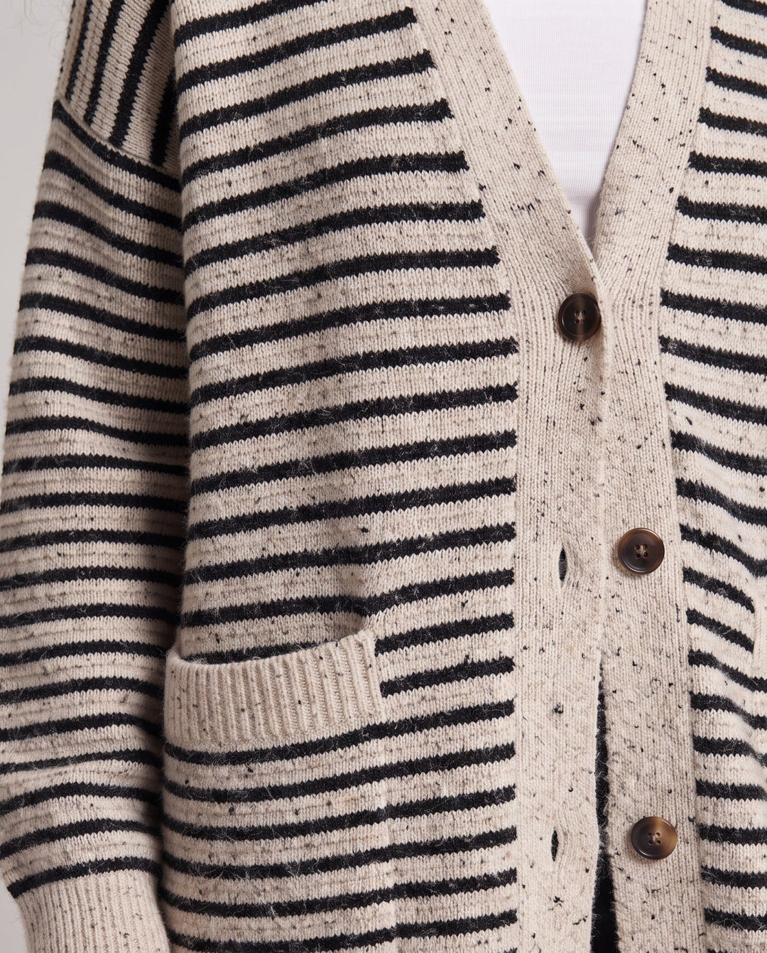 Damen Longline-Strickcardigan mit horizontalem Streifenmuster und aufgesetzten Taschen Nord Taschen