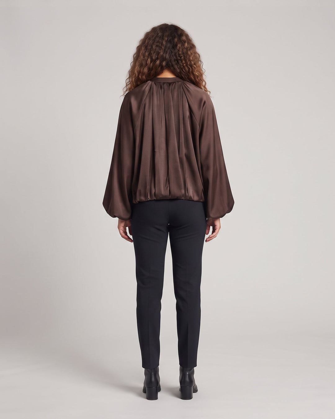 Damen Weite Satin-Bomberjacke mit Ballonärmeln und geraffter Vorderpartie Nord Taschen