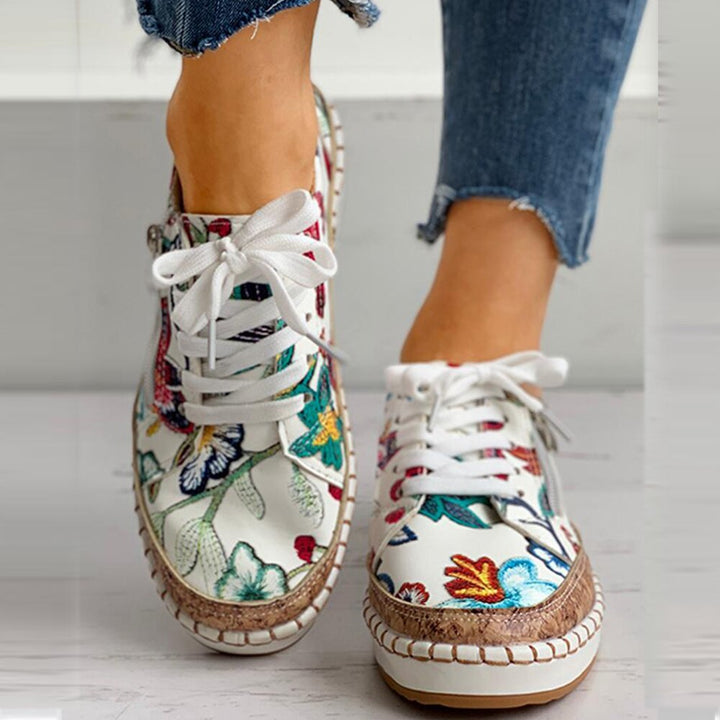 Orthopädische Sportschuhe mit Blumendruck und Schnürsenkeln für stilvollen Komfort